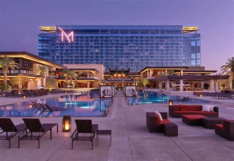 m resort casino restaurants